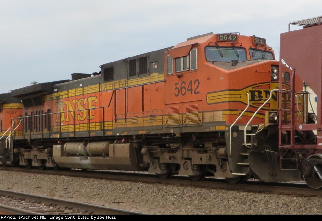 BNSF 5642